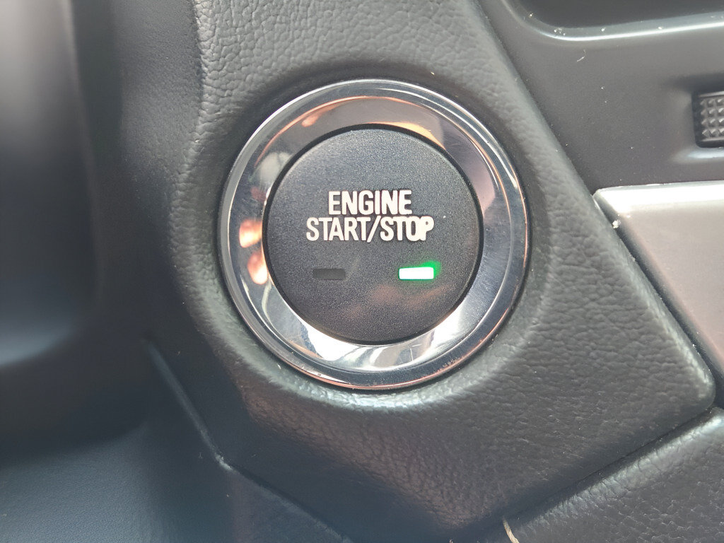 Used 2018 Chevrolet Suburban LT w/ Luxury Package AWD/4WD image 38