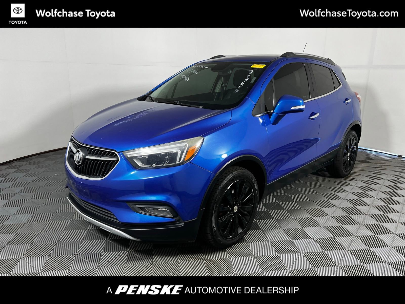 Used 2018 Buick Encore Essence FWD image 1
