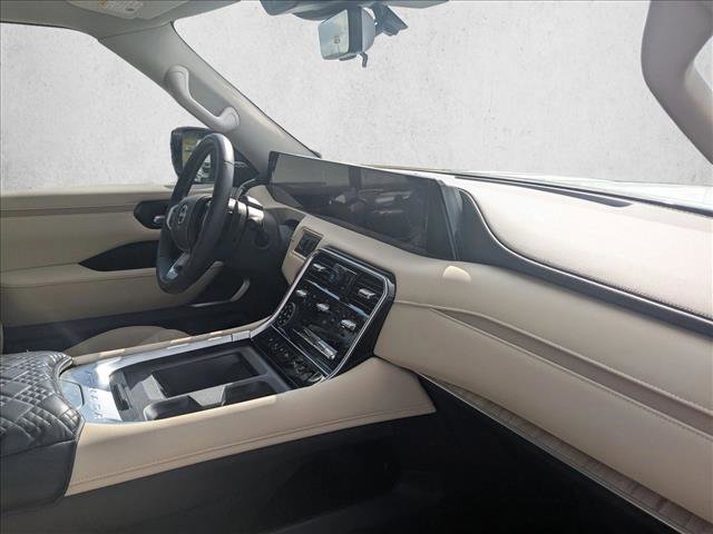 Used 2025 Nissan Armada Platinum Reserve AWD/4WD image 19