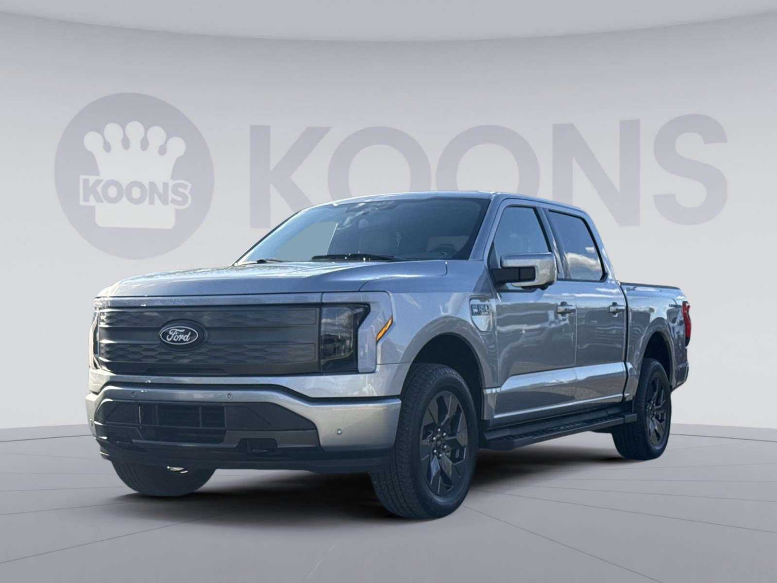 Used 2025 Ford F150 Lightning Lariat w/ Max Trailer Tow Package AWD/4WD image 1