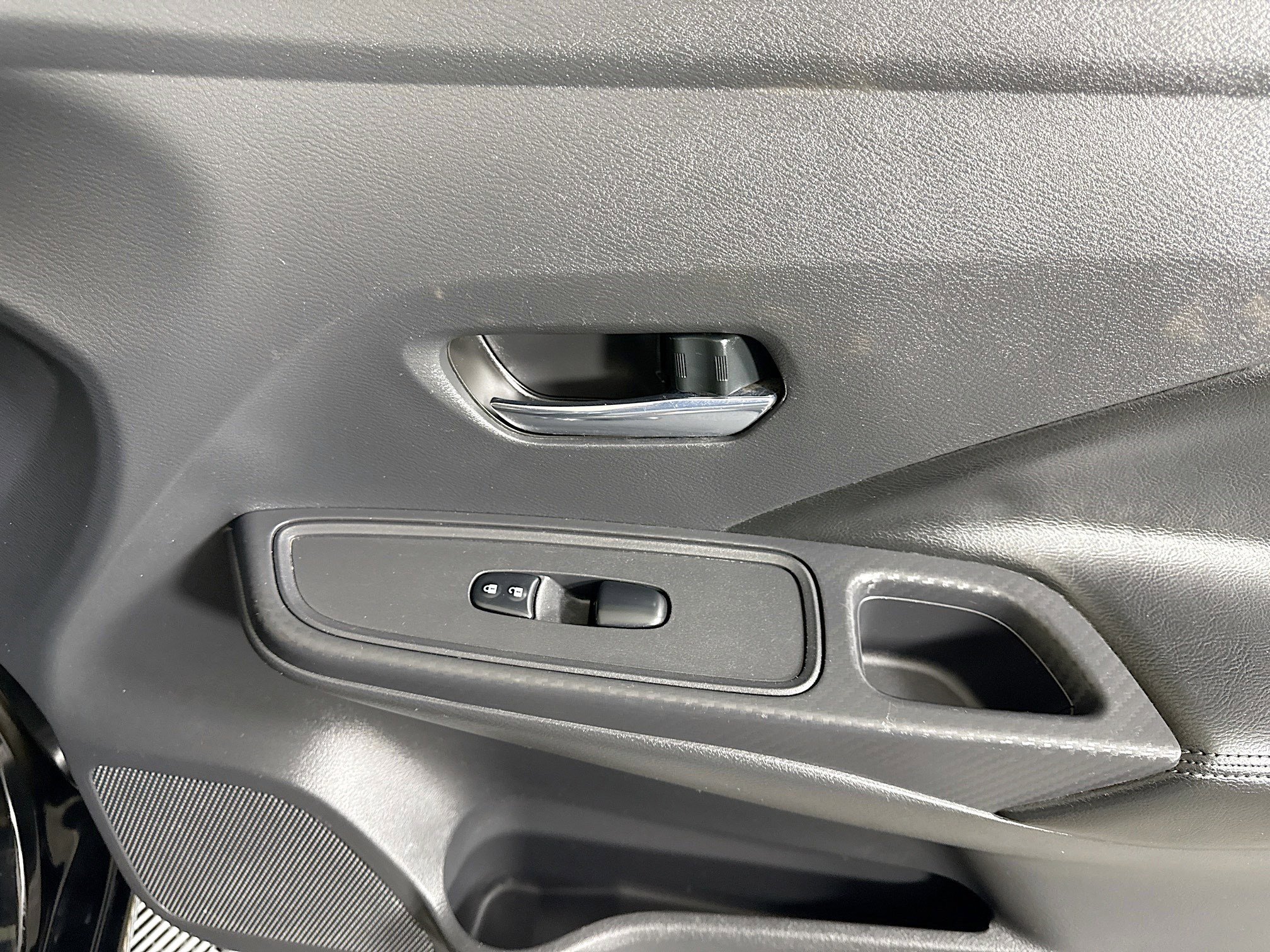 Used 2020 Nissan Versa SV image 31