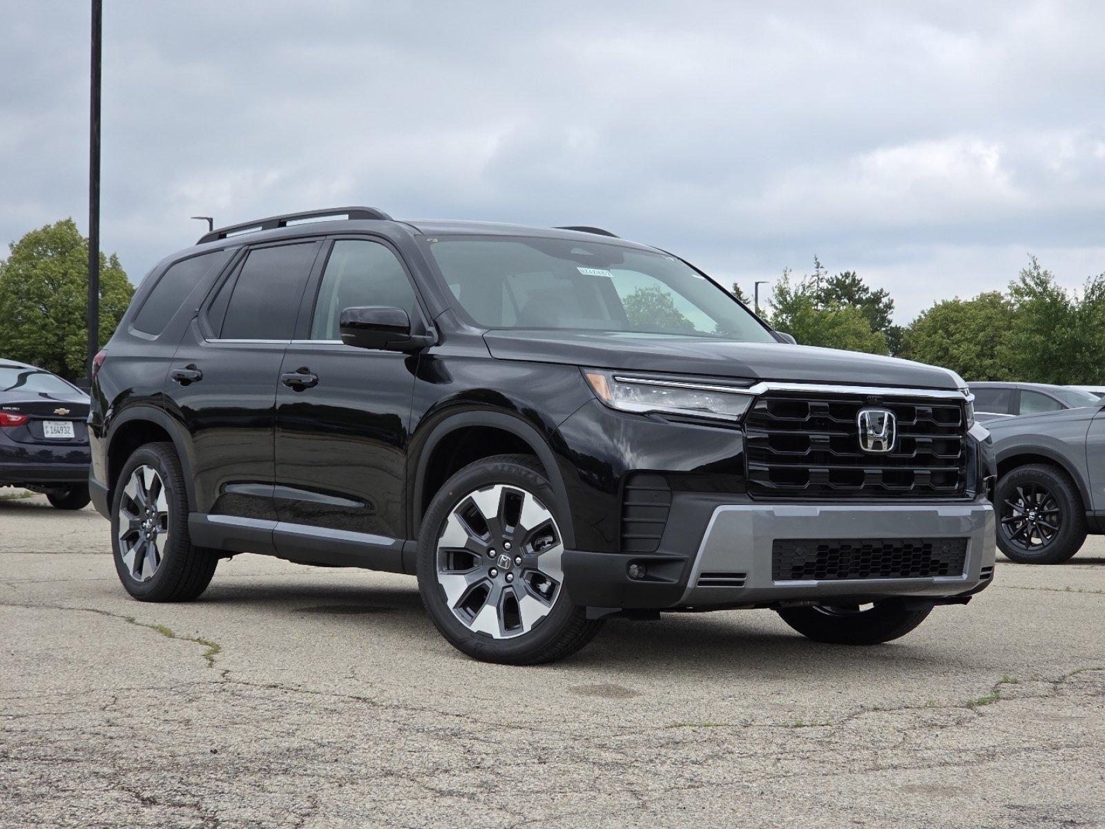 New 2026 Honda Pilot Touring image 2