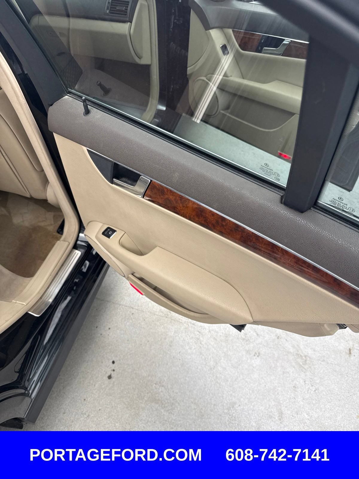 Used 2011 Mercedes-Benz C 300 4MATIC Sedan image 31