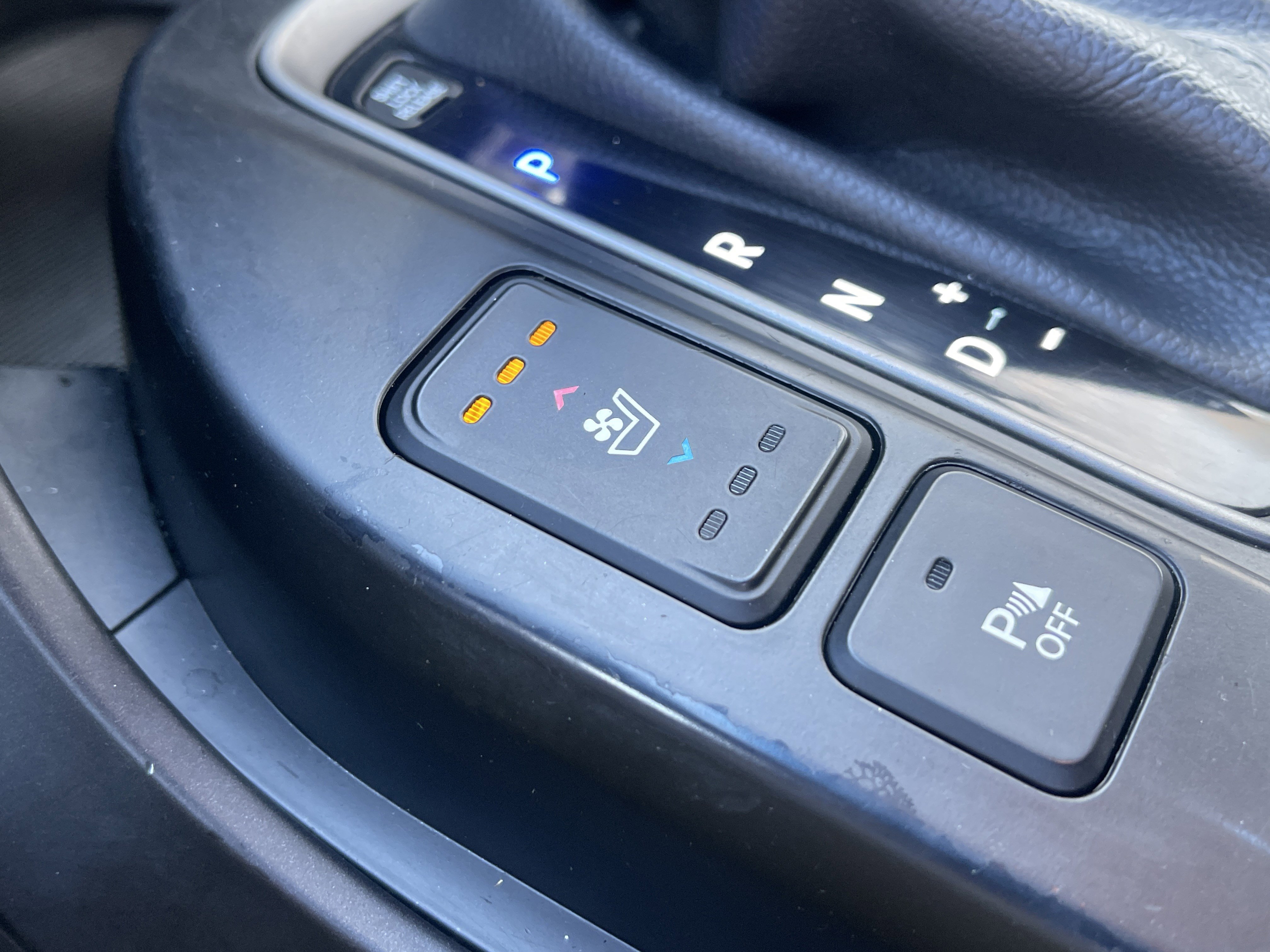 Used 2017 Hyundai Santa Fe Sport w/ 2.4L Tech Package 04 image 25