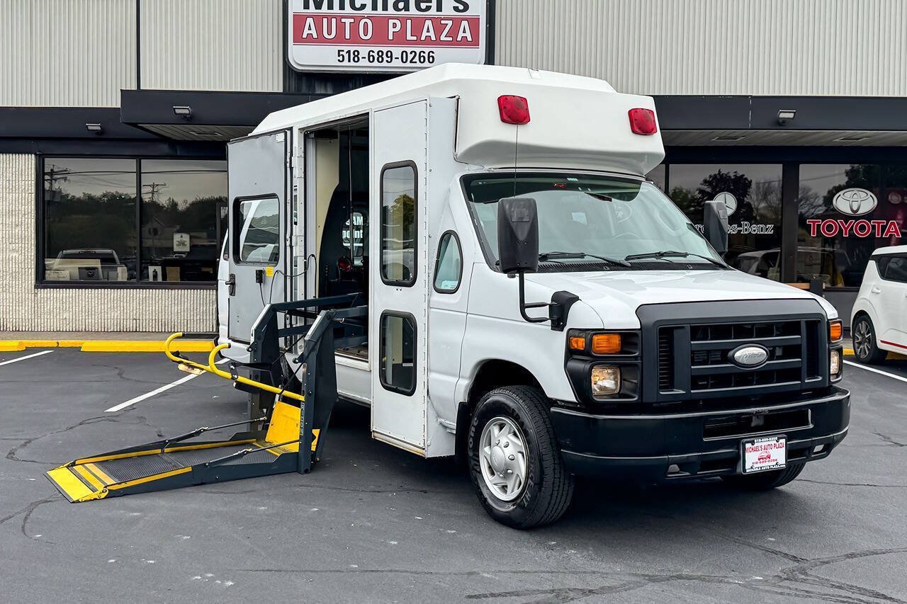 Used 2014 Ford E-350 and Econoline 350 Extended Super Duty w/ Power Group RWD image 1
