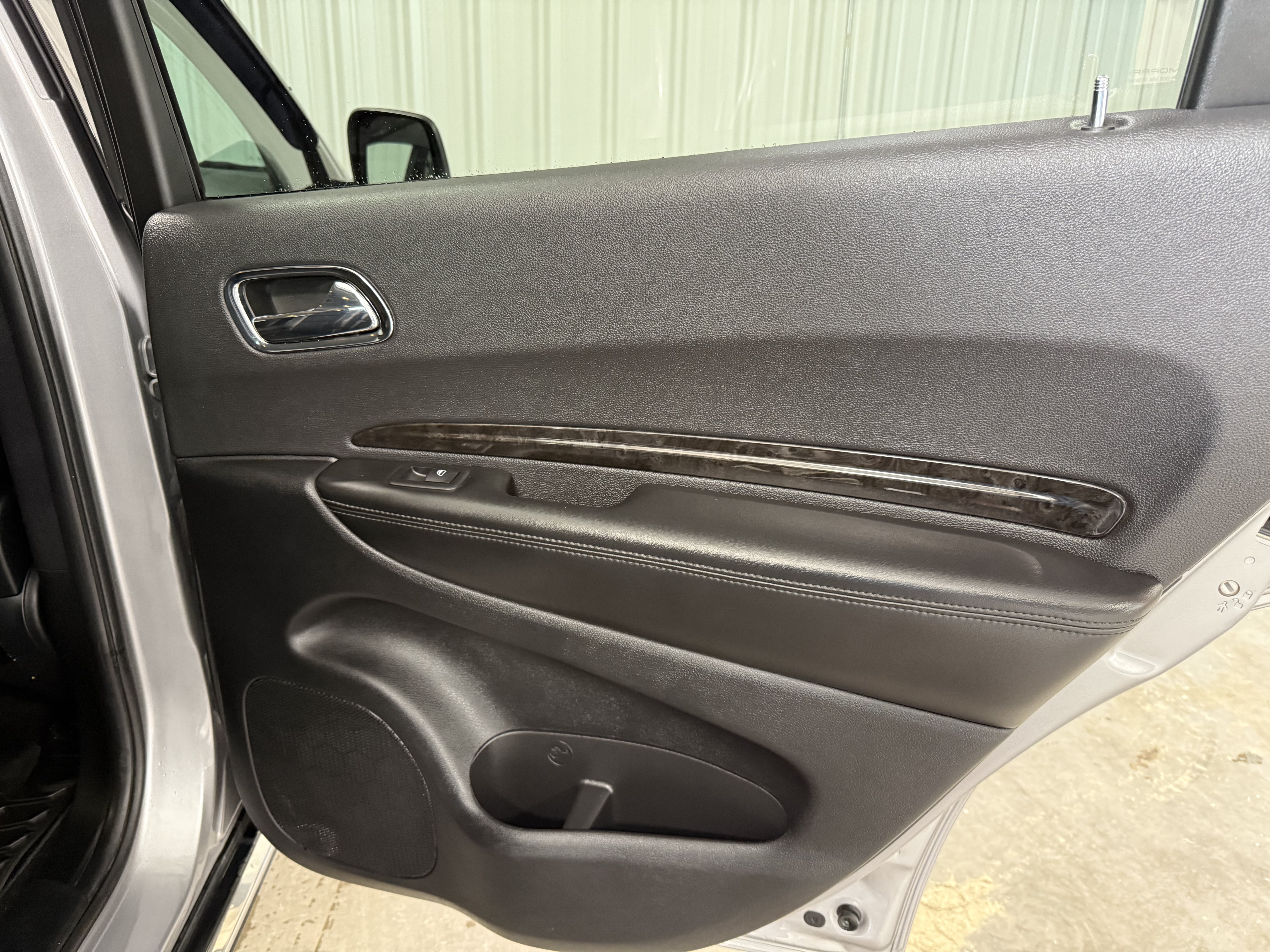 Used 2015 Dodge Durango Limited w/ Nav & Power Liftgate Group AWD/4WD image 9