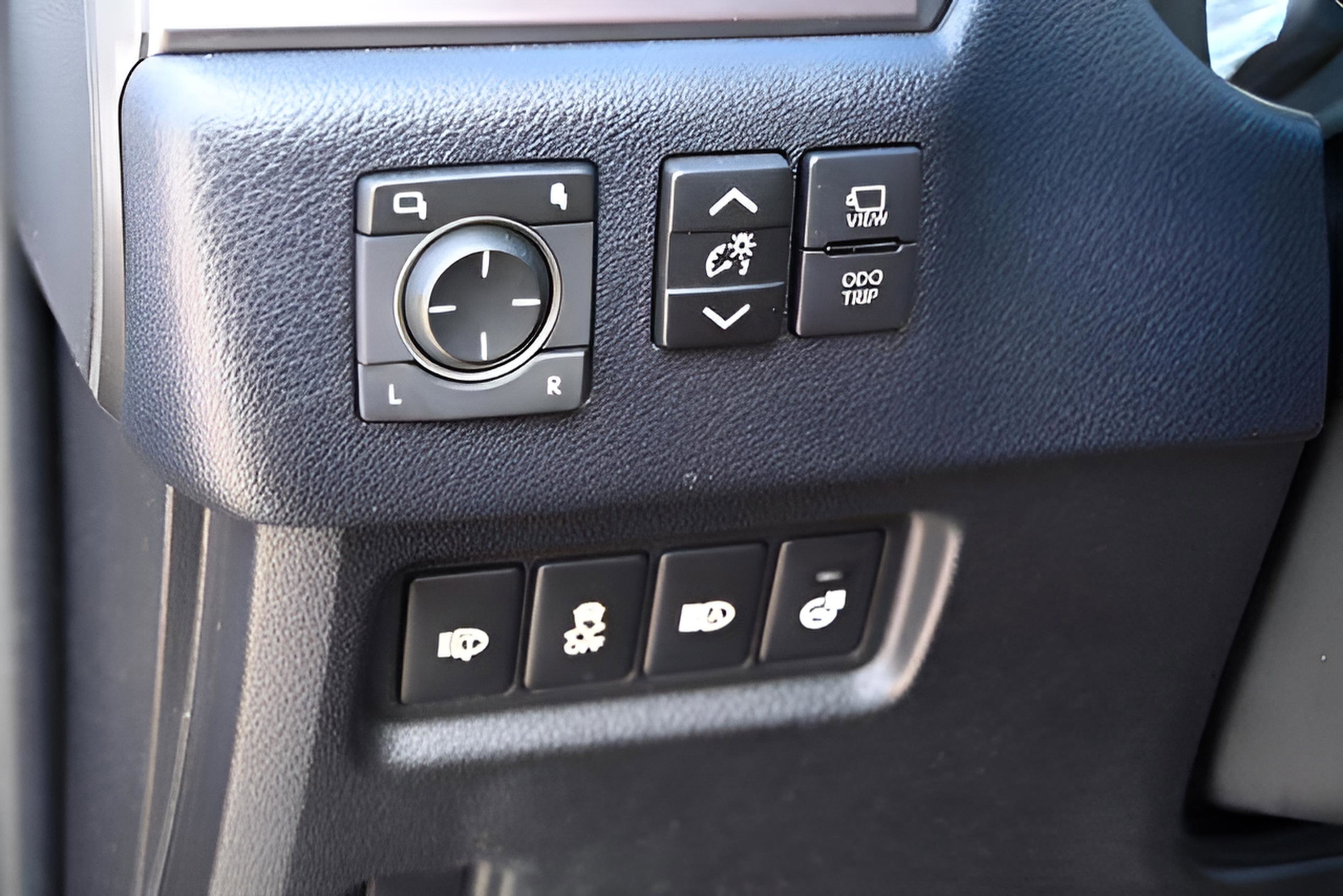 Used 2023 Lexus GX 460 Luxury w/ Sport Design Package image 24