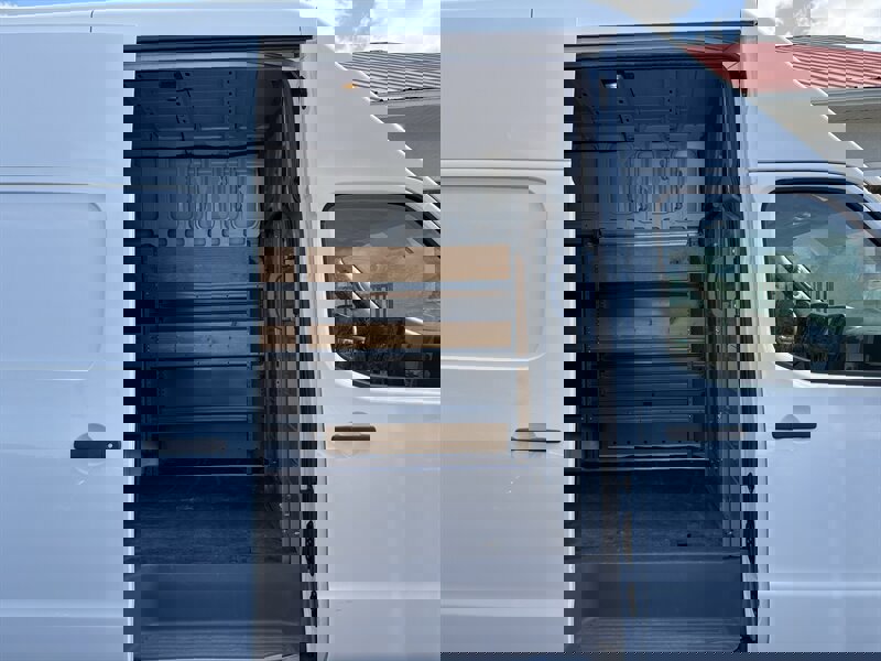 Used 2018 Nissan NV 2500 SV image 27