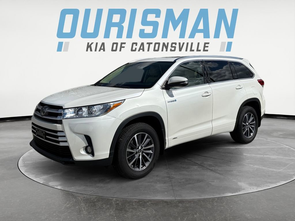 Used 2017 Toyota Highlander XLE image 2