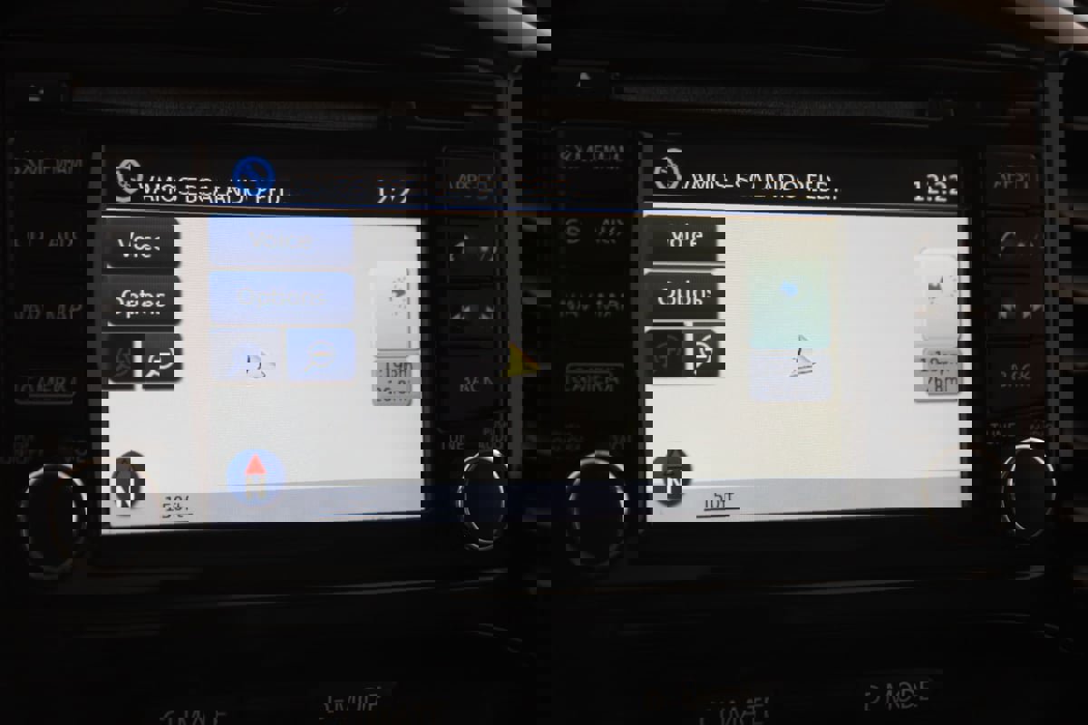 Used 2016 Nissan Juke SL image 8