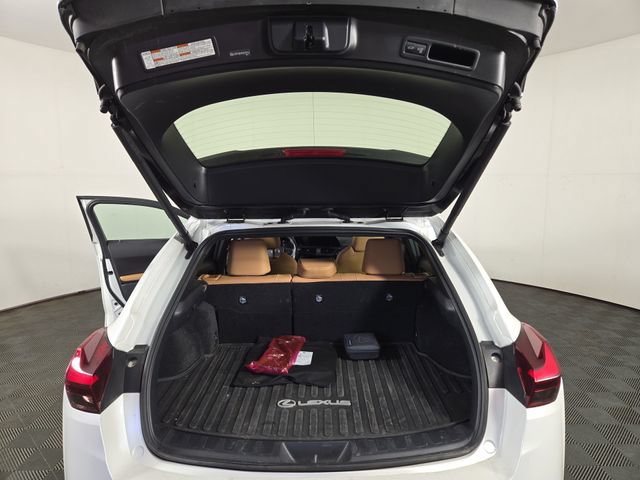 Used 2024 Lexus UX 250h AWD w/ Premium Package image 33