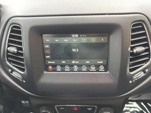 Used 2020 Jeep Compass Latitude AWD/4WD image 17