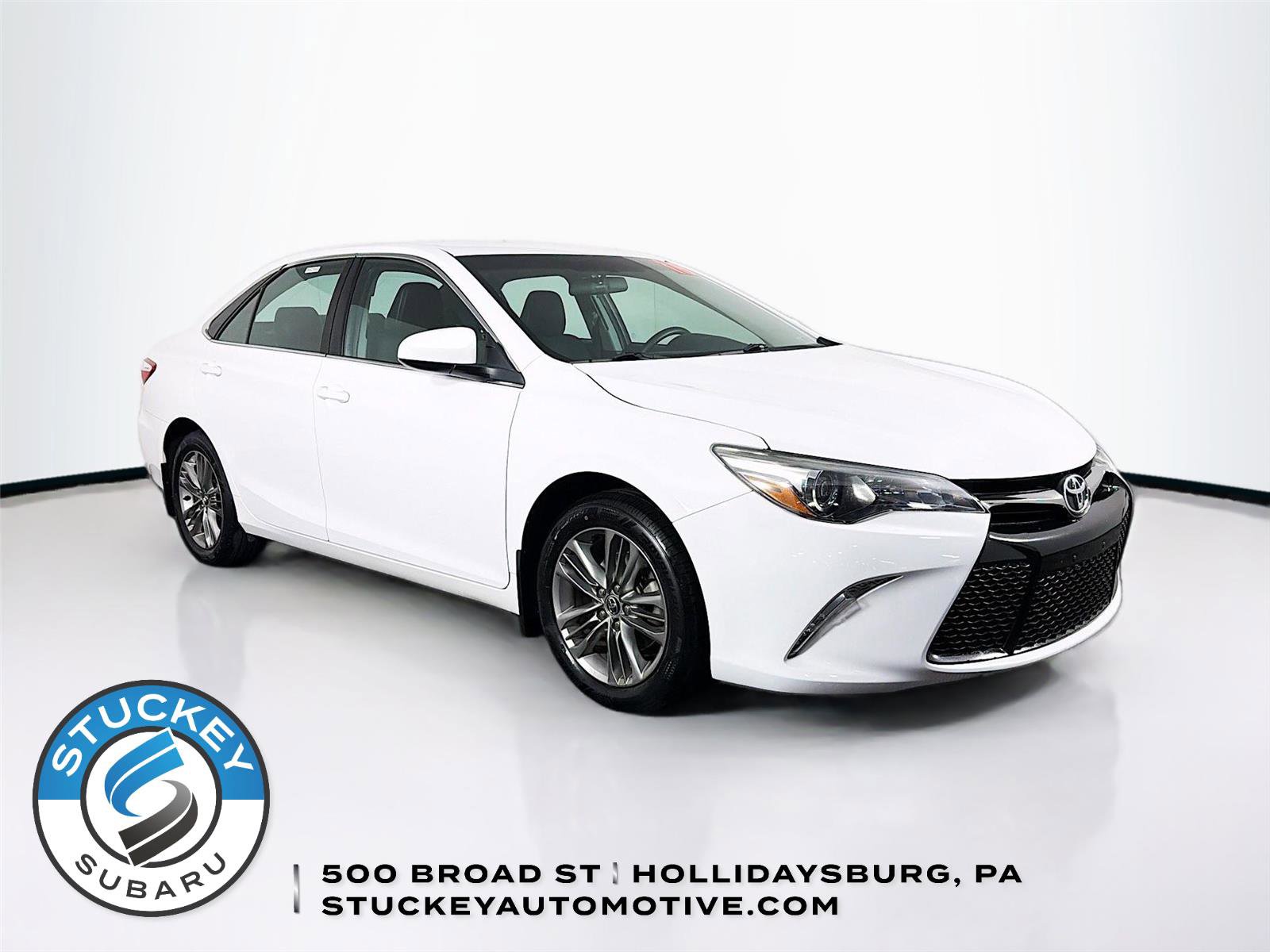 Used 2016 Toyota Camry SE FWD image 1