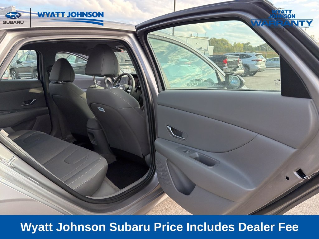Used 2024 Hyundai Elantra SEL FWD image 33