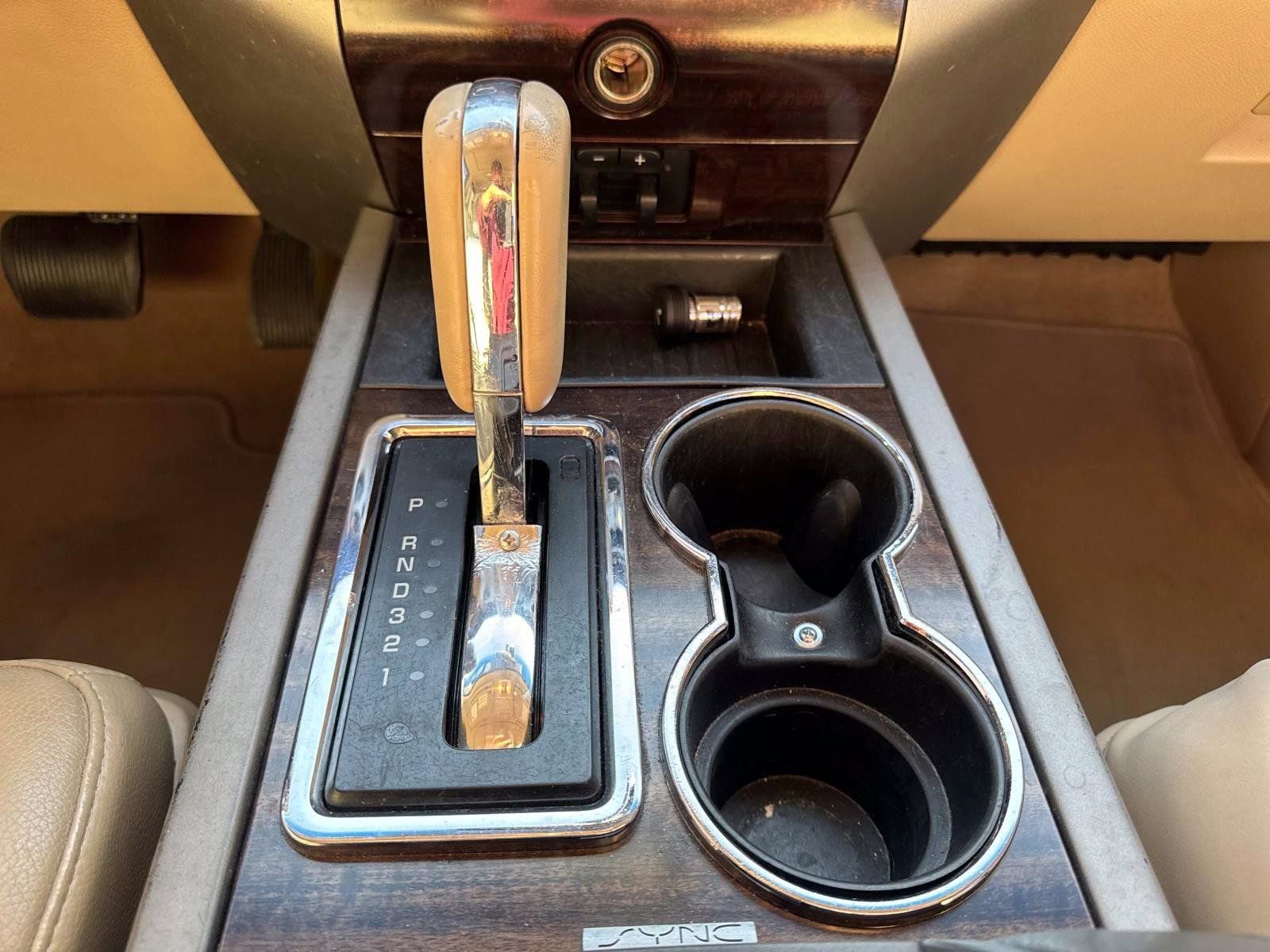 Used 2013 Ford Expedition XLT image 26