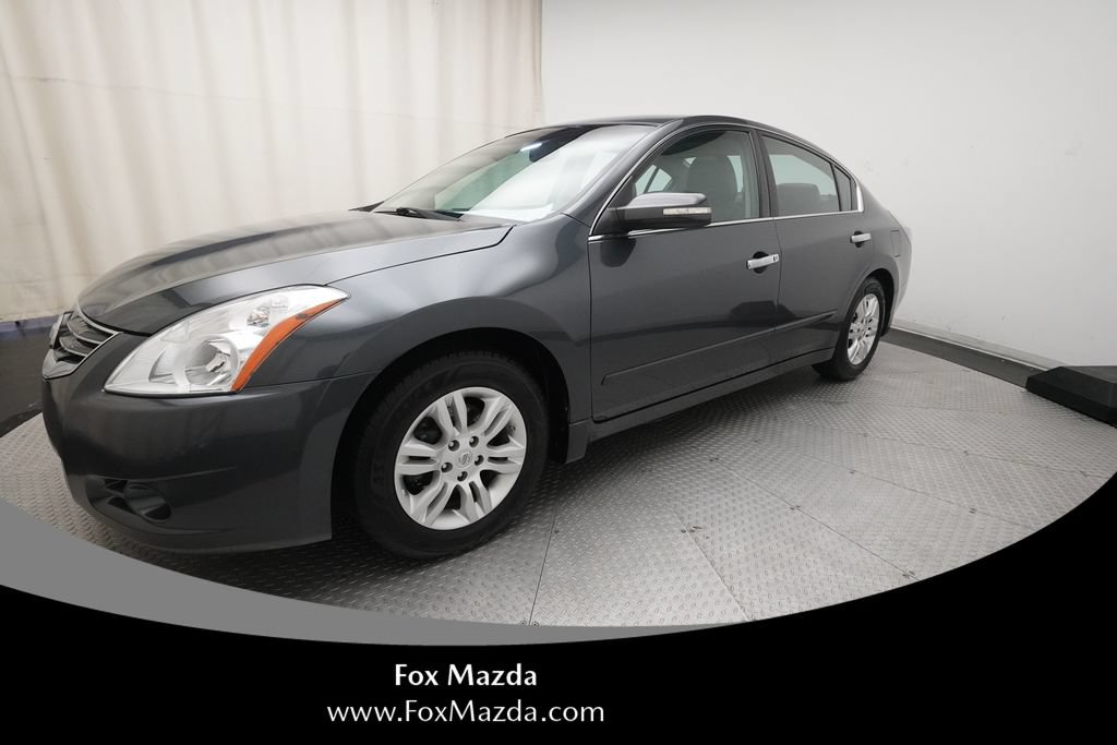 Used 2010 Nissan Altima 2.5 SL w/ SL Pkg FWD image 1