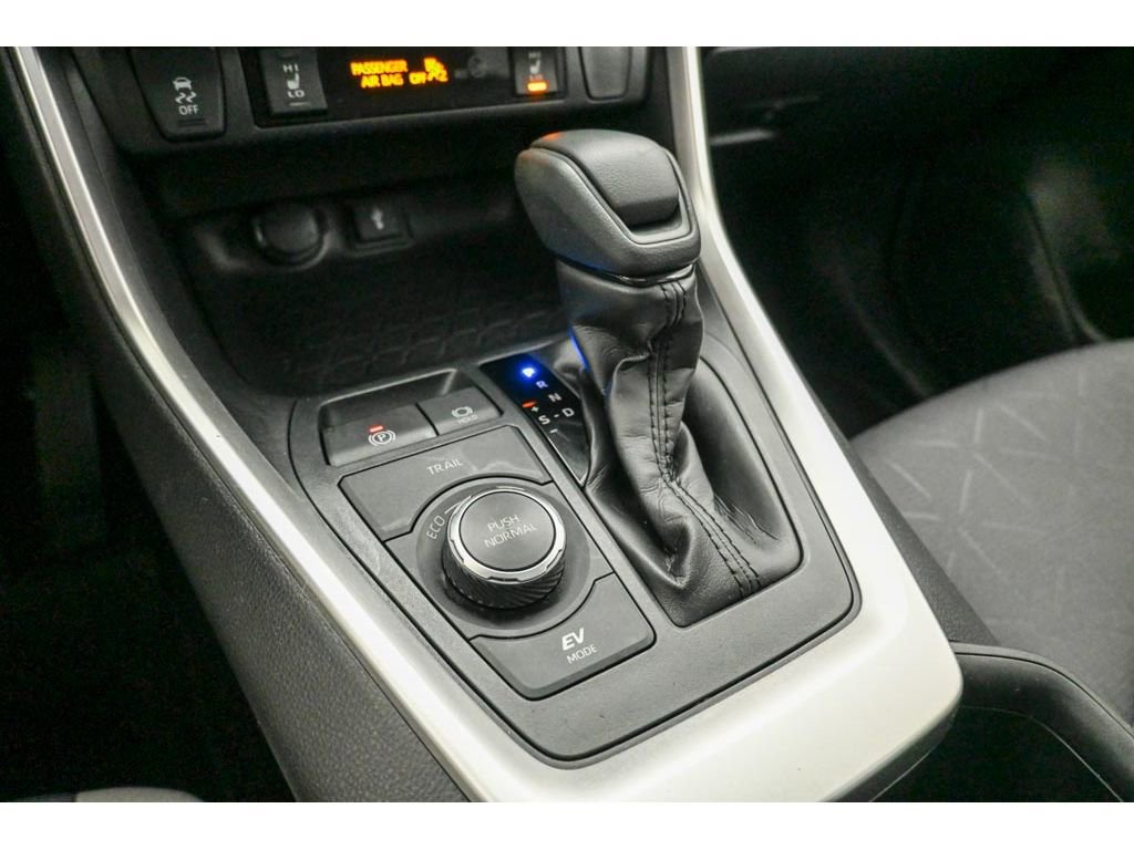 Used 2022 Toyota RAV4 XLE w/ Convenience Package image 14