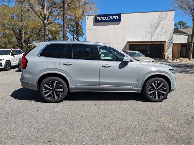 New 2025 Volvo XC90 B6 Core image 3