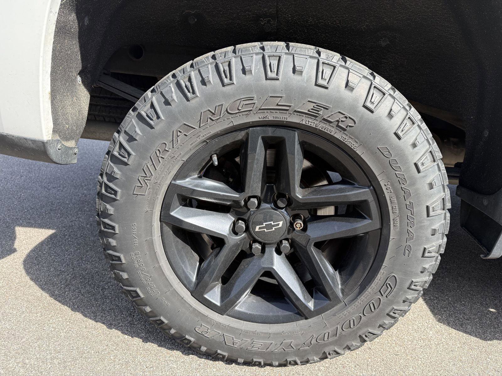 Used 2020 Chevrolet Silverado 1500 LT Trail Boss image 13