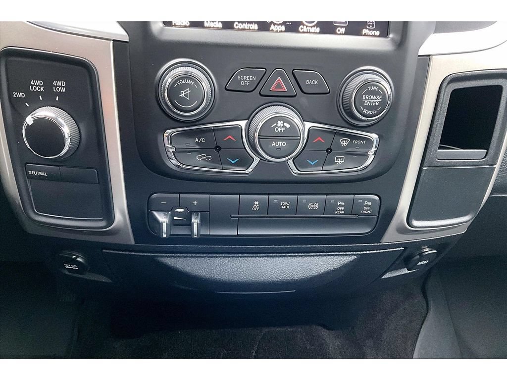 Used 2017 RAM 2500 SLT w/ Cold Weather Group AWD/4WD image 32