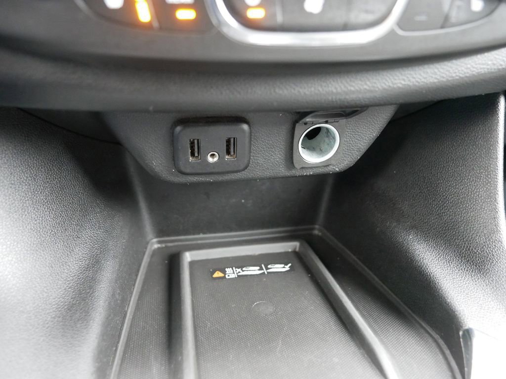 Used 2023 Chevrolet Traverse LT image 26