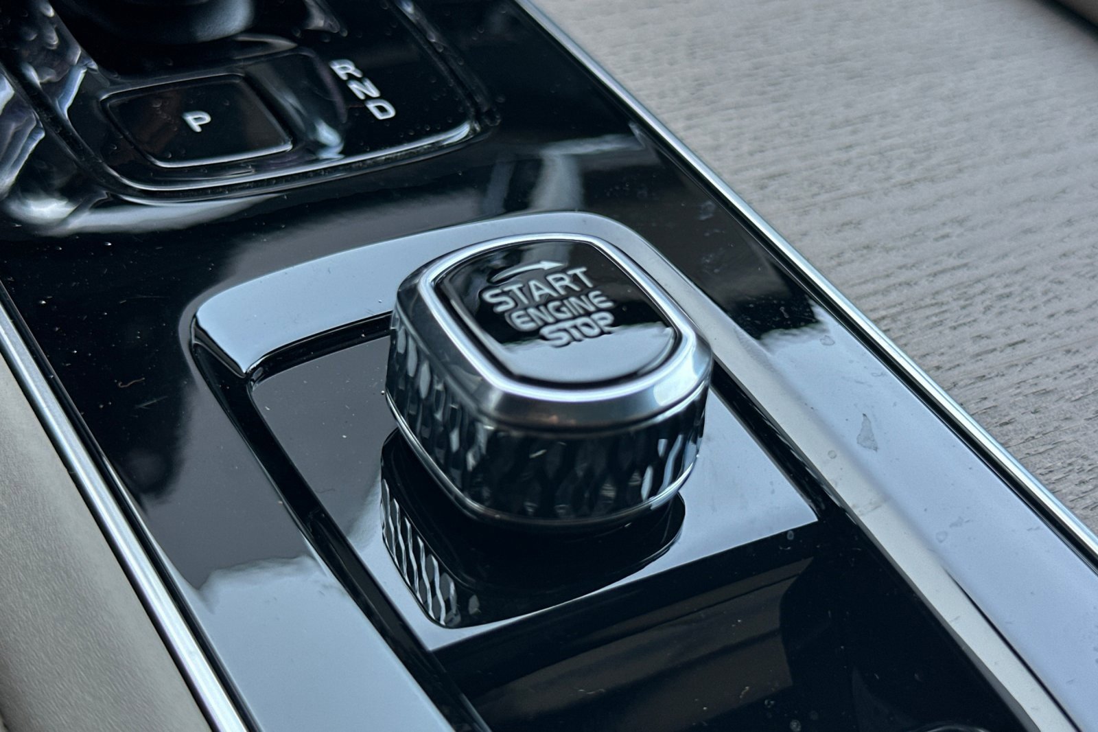 New 2026 Volvo XC90 B6 Plus w/ Protection Package Premier image 27