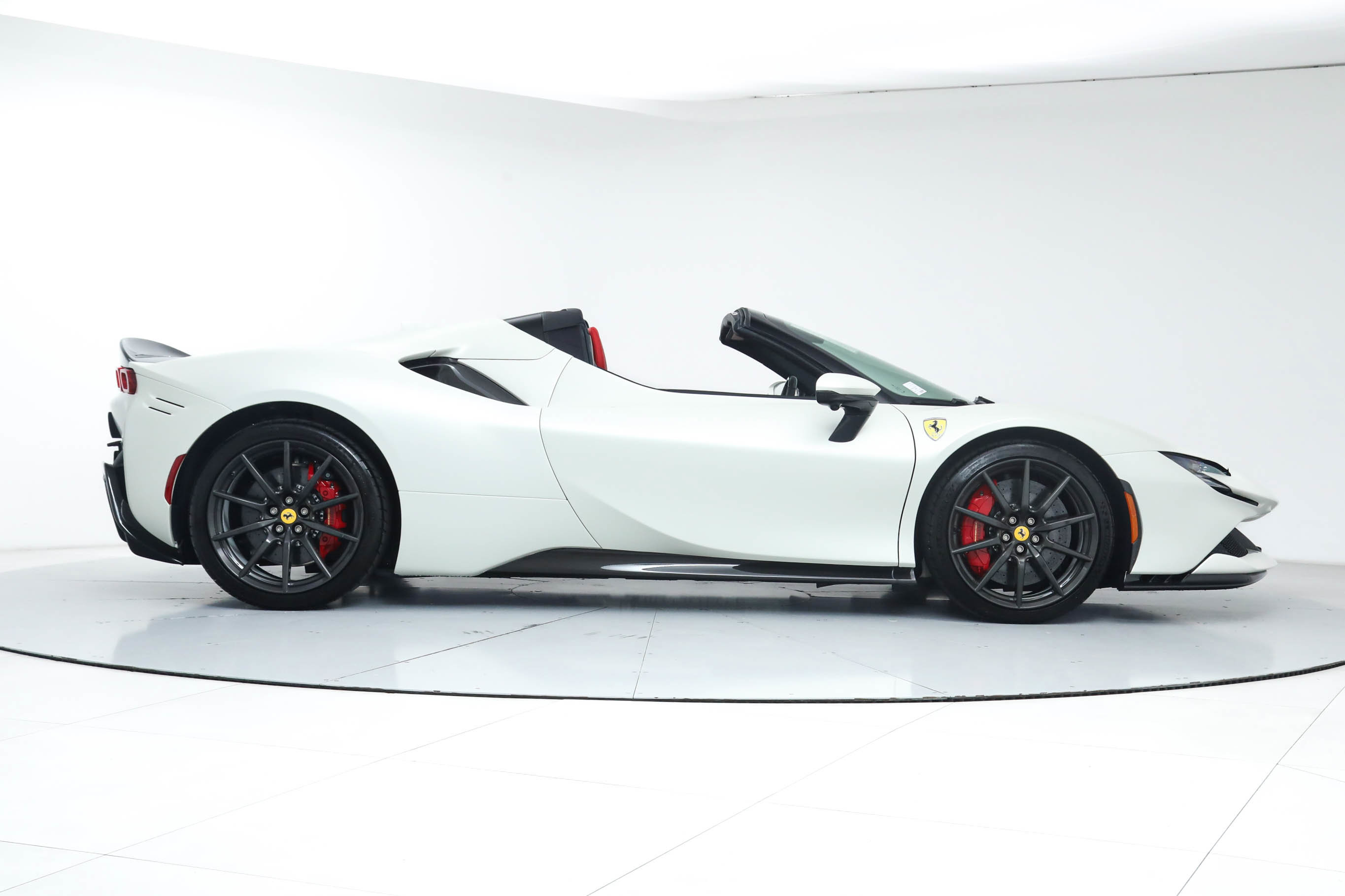 Certified 2025 Ferrari SF90 Spider AWD/4WD image 10