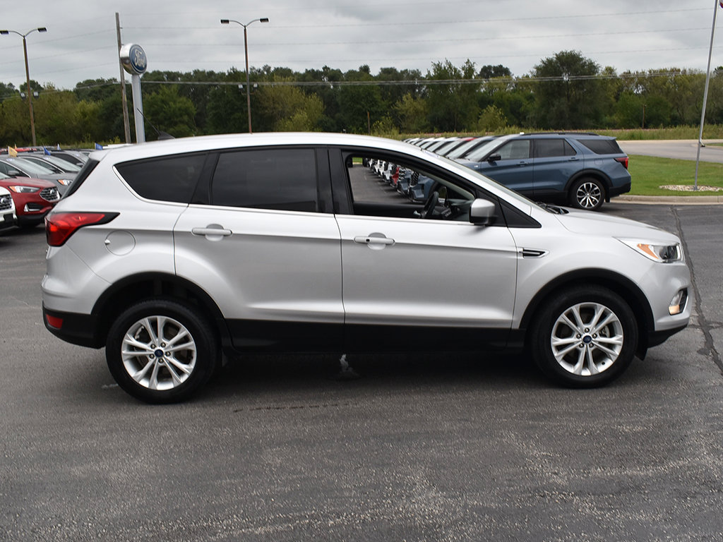 Used 2019 Ford Escape SE FWD image 14