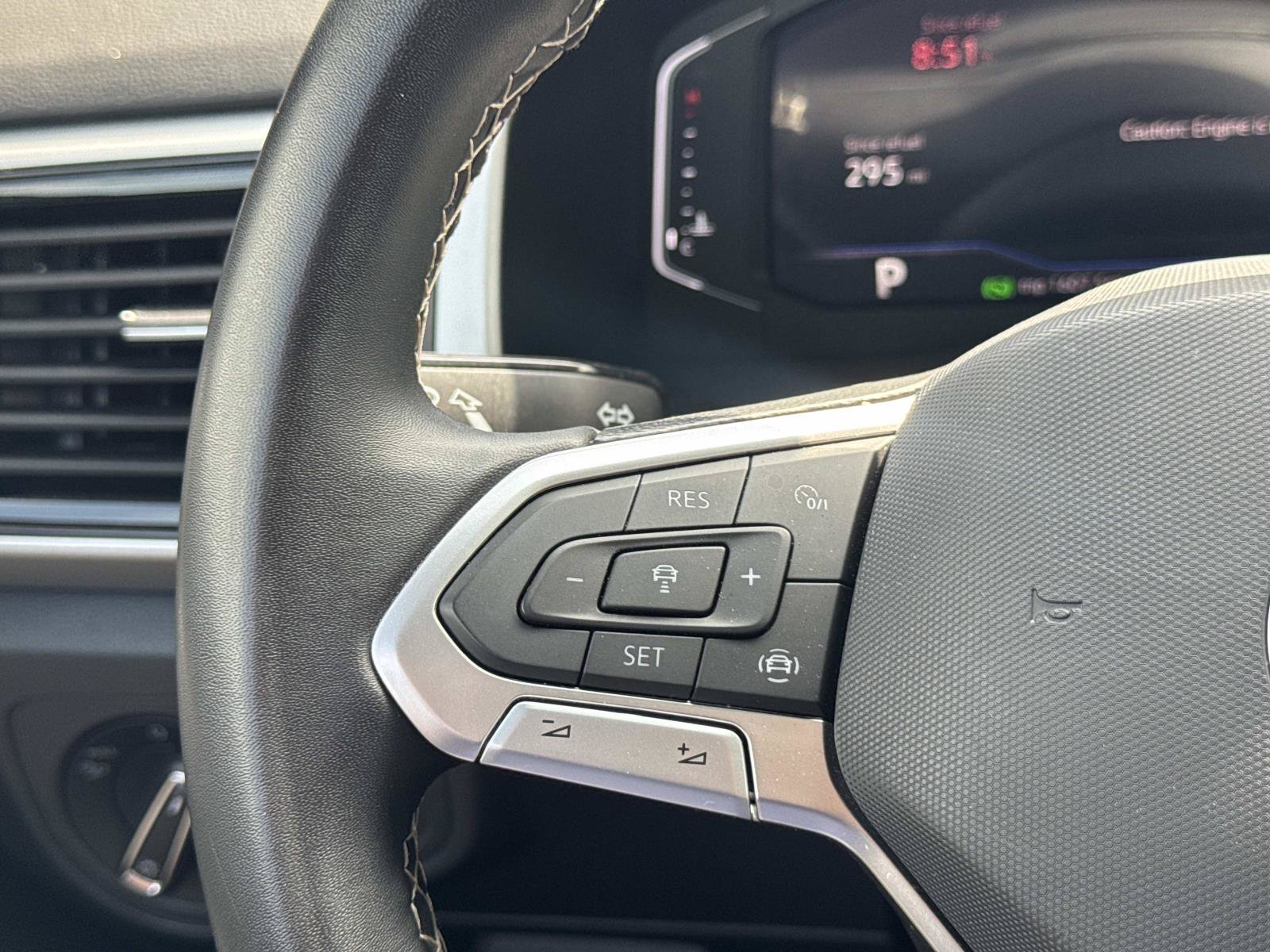 Certified 2023 Volkswagen Atlas Cross Sport SE w/ Panoramic Sunroof Package AWD/4WD image 18