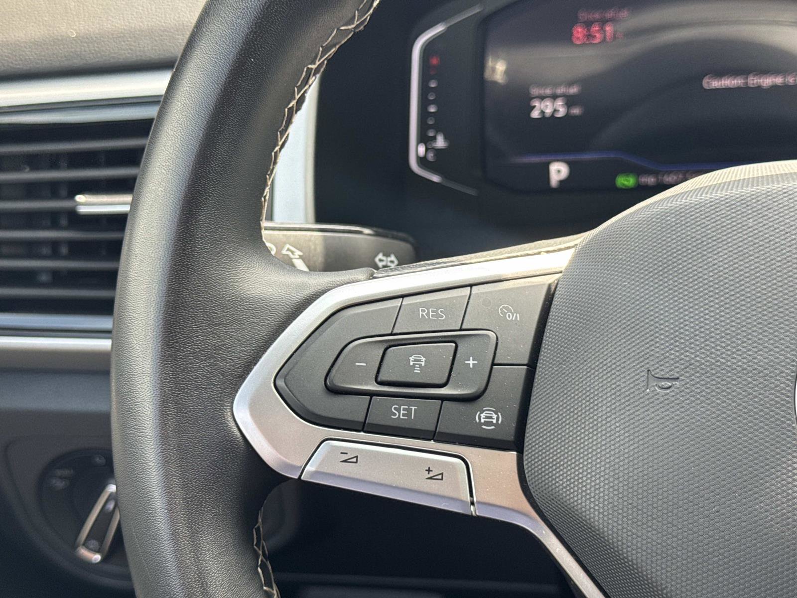 Certified 2023 Volkswagen Atlas Cross Sport SE w/ Panoramic Sunroof Package AWD/4WD image 18