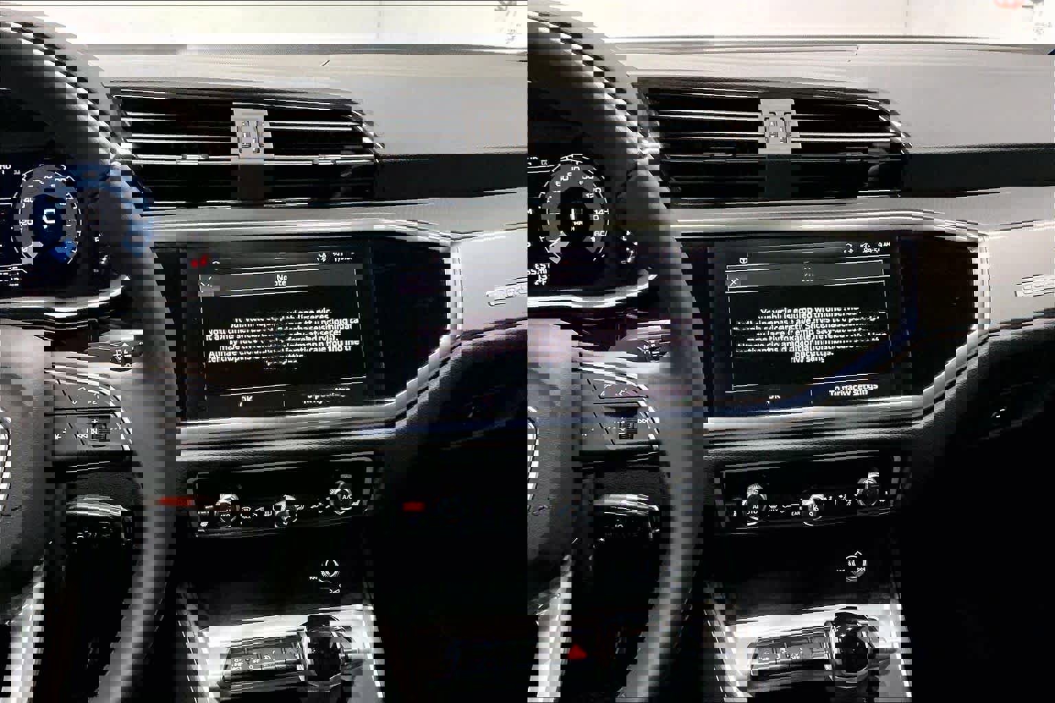 Certified 2025 Audi Q3 2.0T Premium image 9