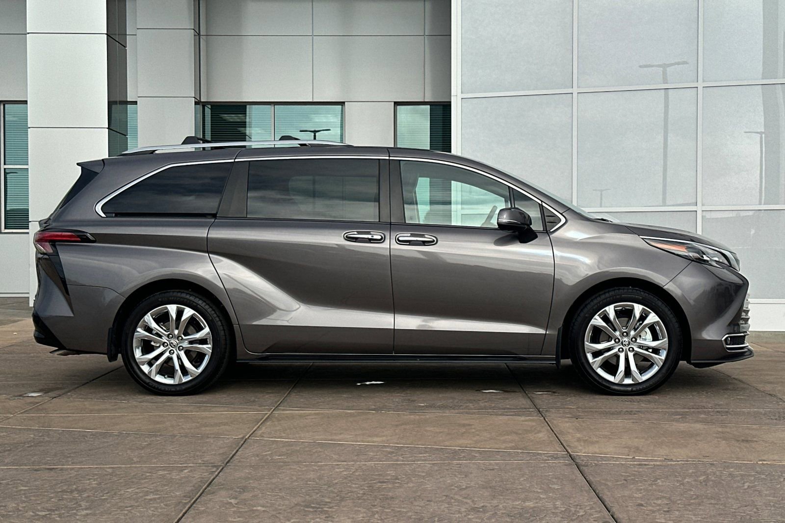 Certified 2024 Toyota Sienna Platinum video 3