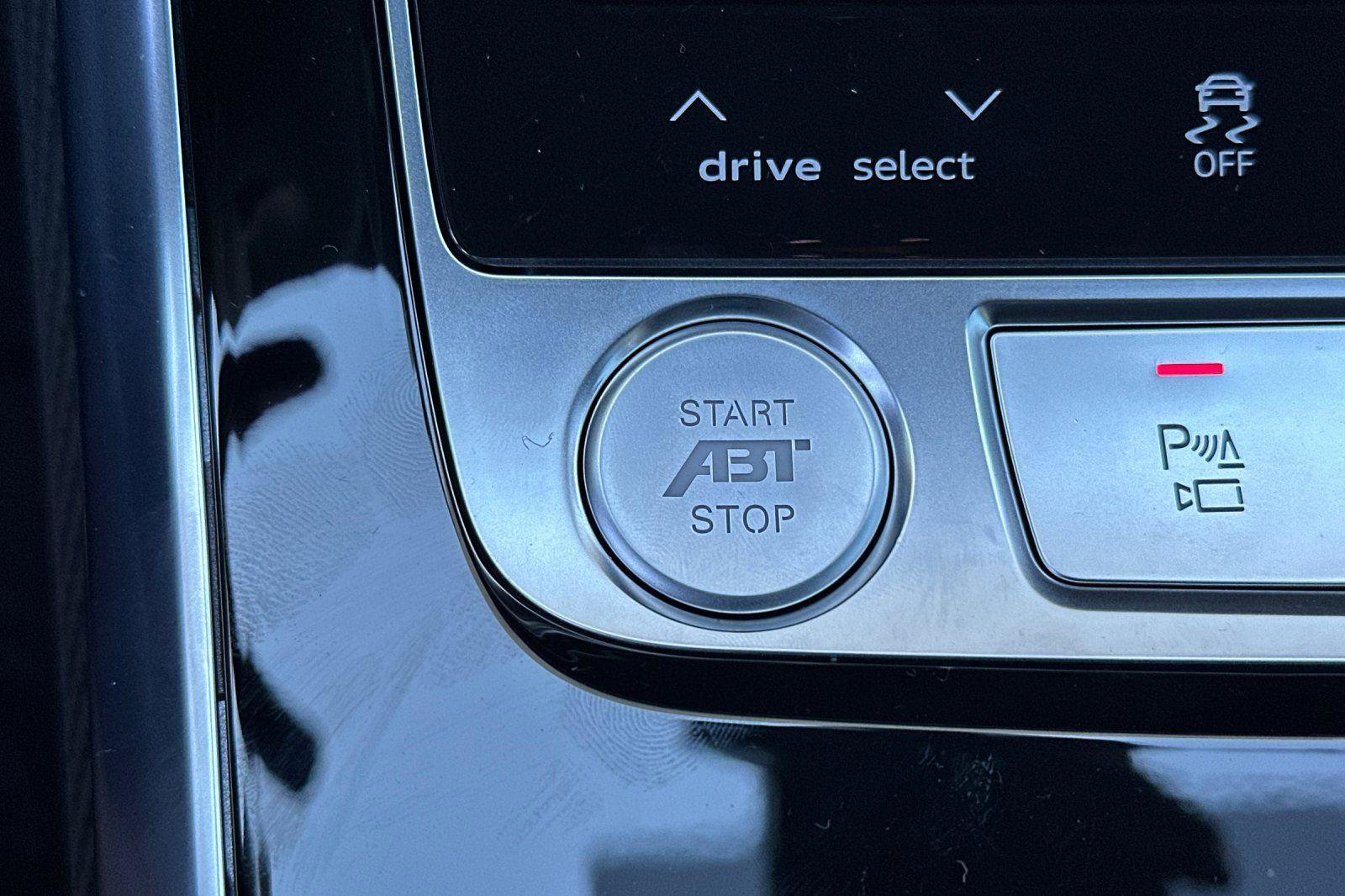 Used 2025 Audi RS Q8 performance image 21