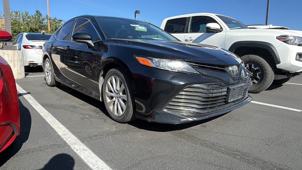 Used 2019 Toyota Camry LE FWD image 1