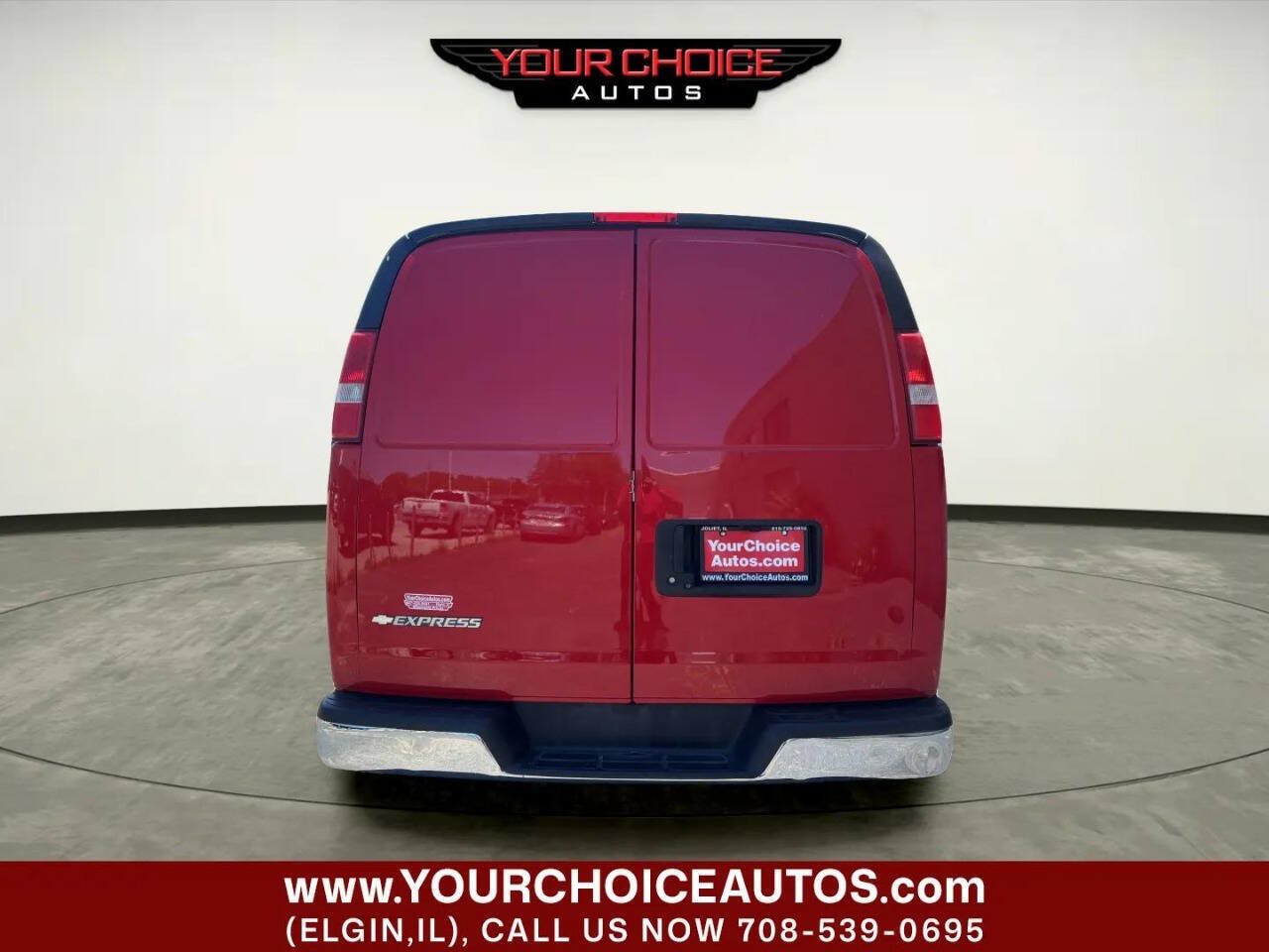 Used 2017 Chevrolet Express 3500 RWD image 4