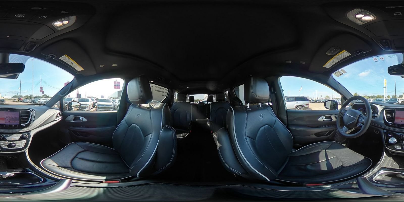 Used 2025 Chrysler Pacifica Limited FWD image 46