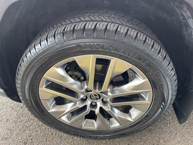 Used 2021 Toyota RAV4 Limited image 9