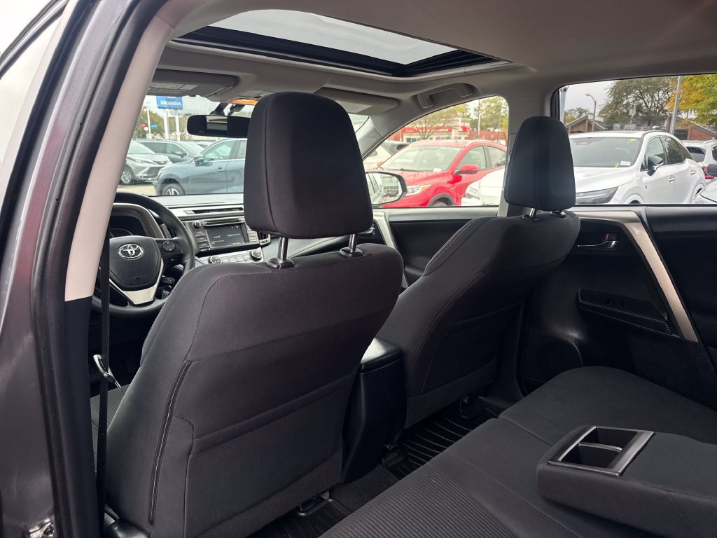 Used 2015 Toyota RAV4 XLE AWD/4WD image 38