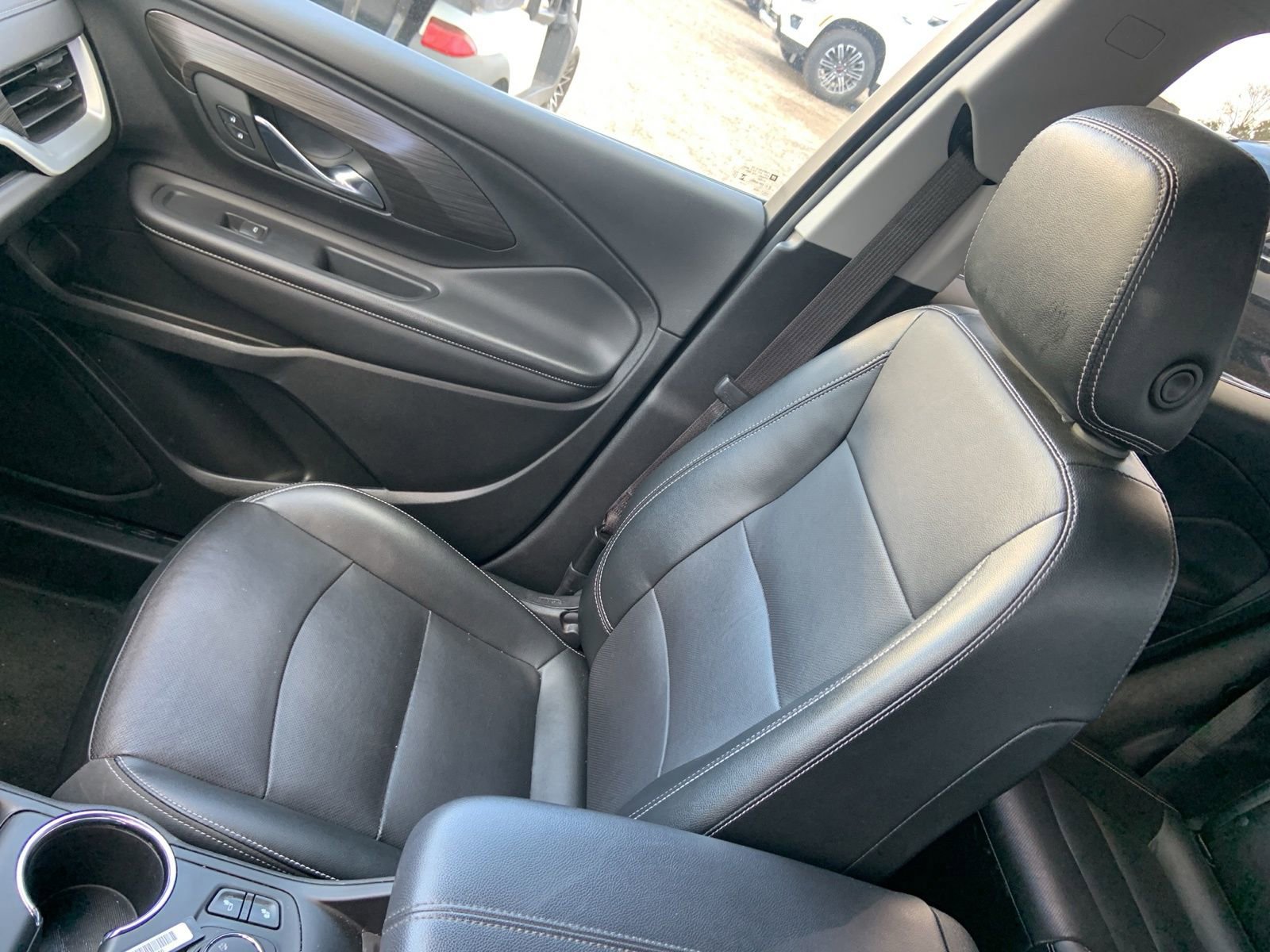 Certified 2023 GMC Terrain SLT w/ Elevation Edition image 17