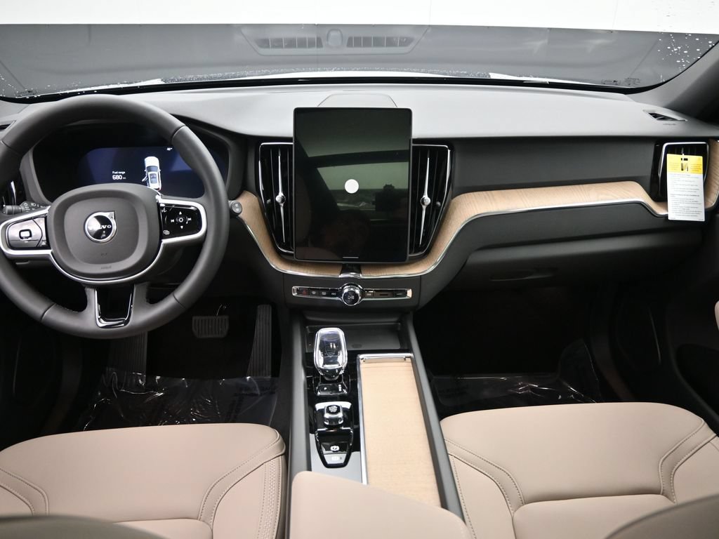 New 2026 Volvo XC60 B5 Plus w/ Protection Package Premier AWD/4WD image 19