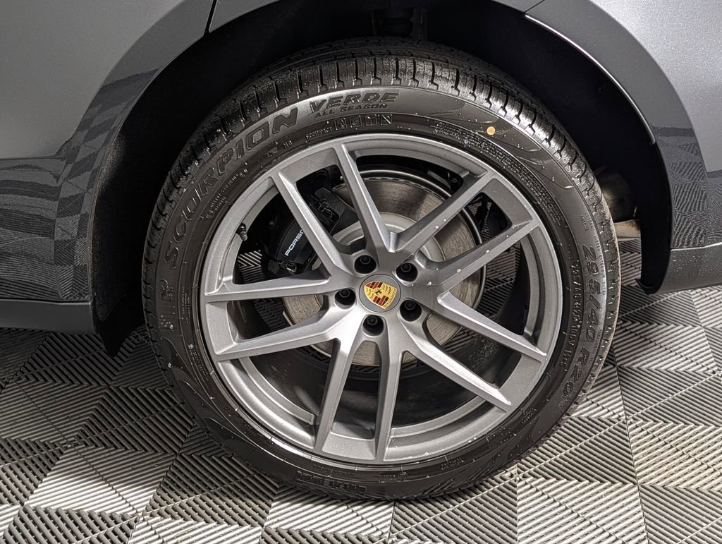 New 2026 Porsche Macan image 12