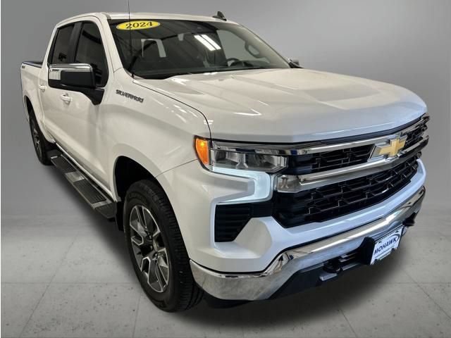 Used 2024 Chevrolet Silverado 1500 LT w/ Leather Package AWD/4WD image 8