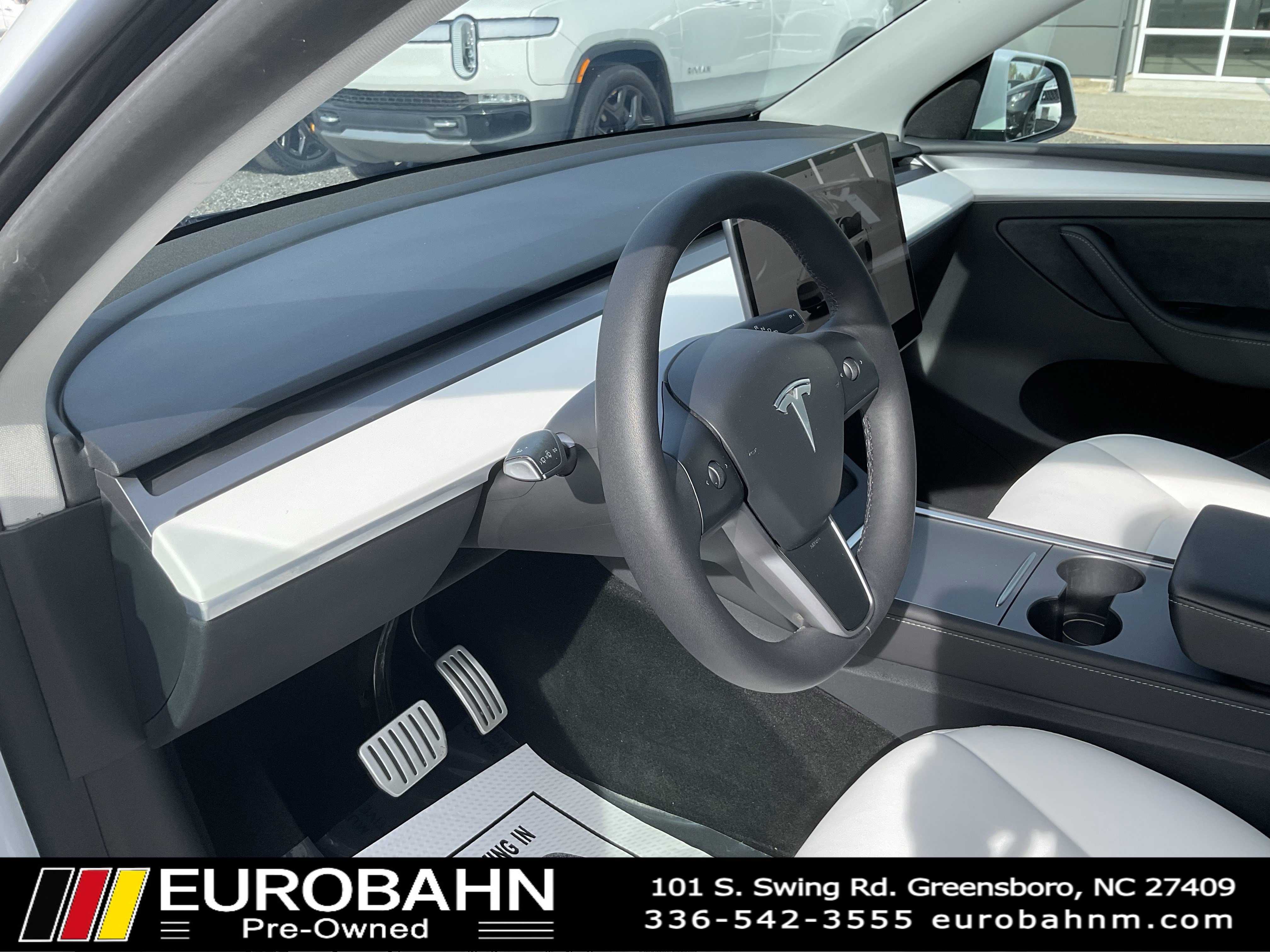 Used 2024 Tesla Model Y Performance image 8