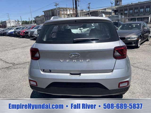 Certified 2026 Hyundai Venue SEL FWD image 4