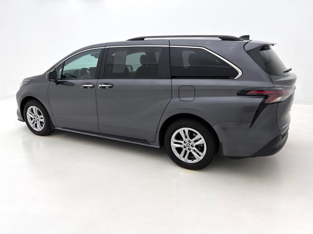 Used 2025 Toyota Sienna XLE w/ XLE Plus Package AWD/4WD image 10