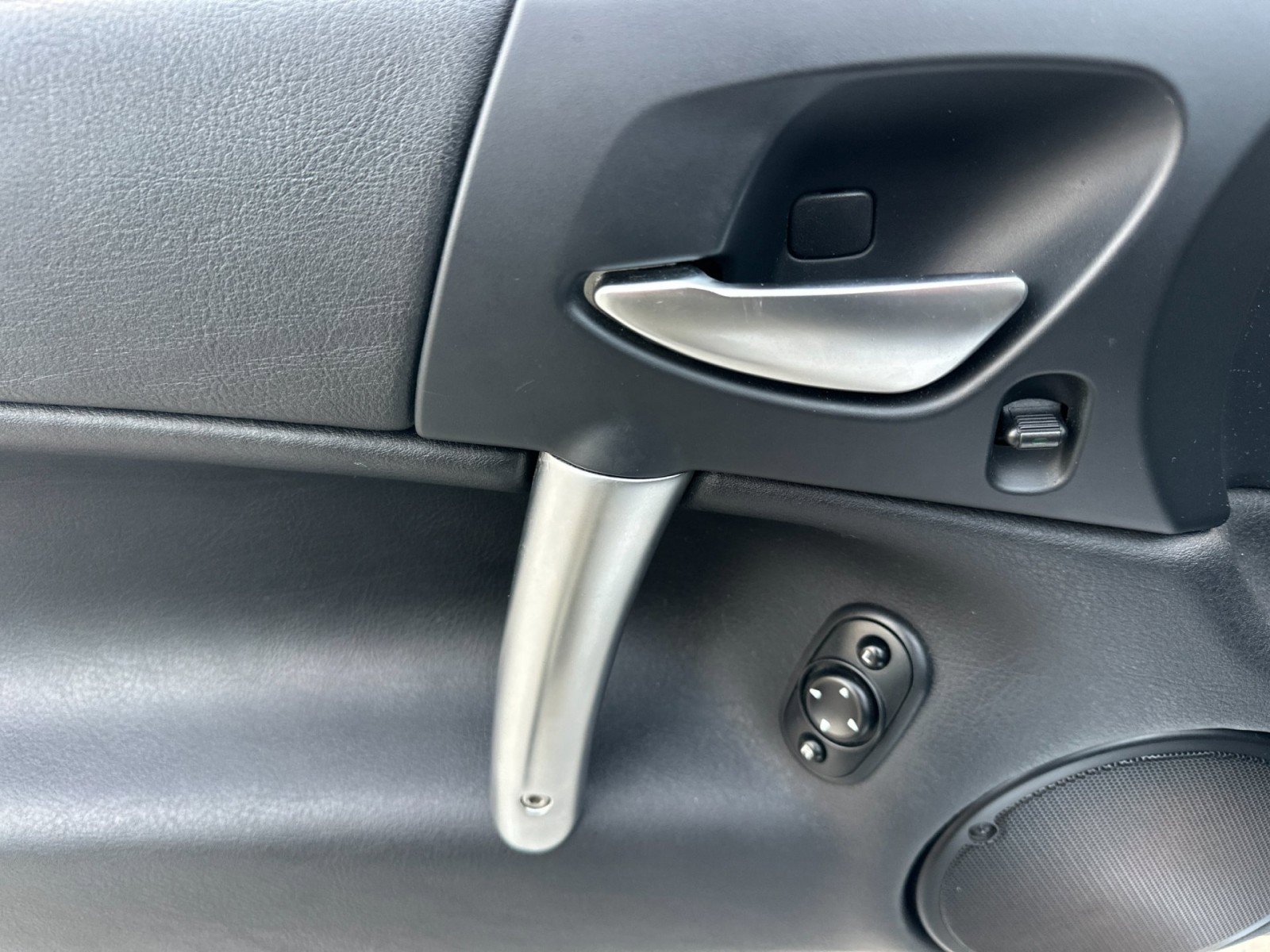 Used 2004 Dodge Viper SRT-10 image 12