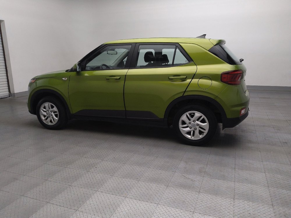 Used 2022 Hyundai Venue SE image 3