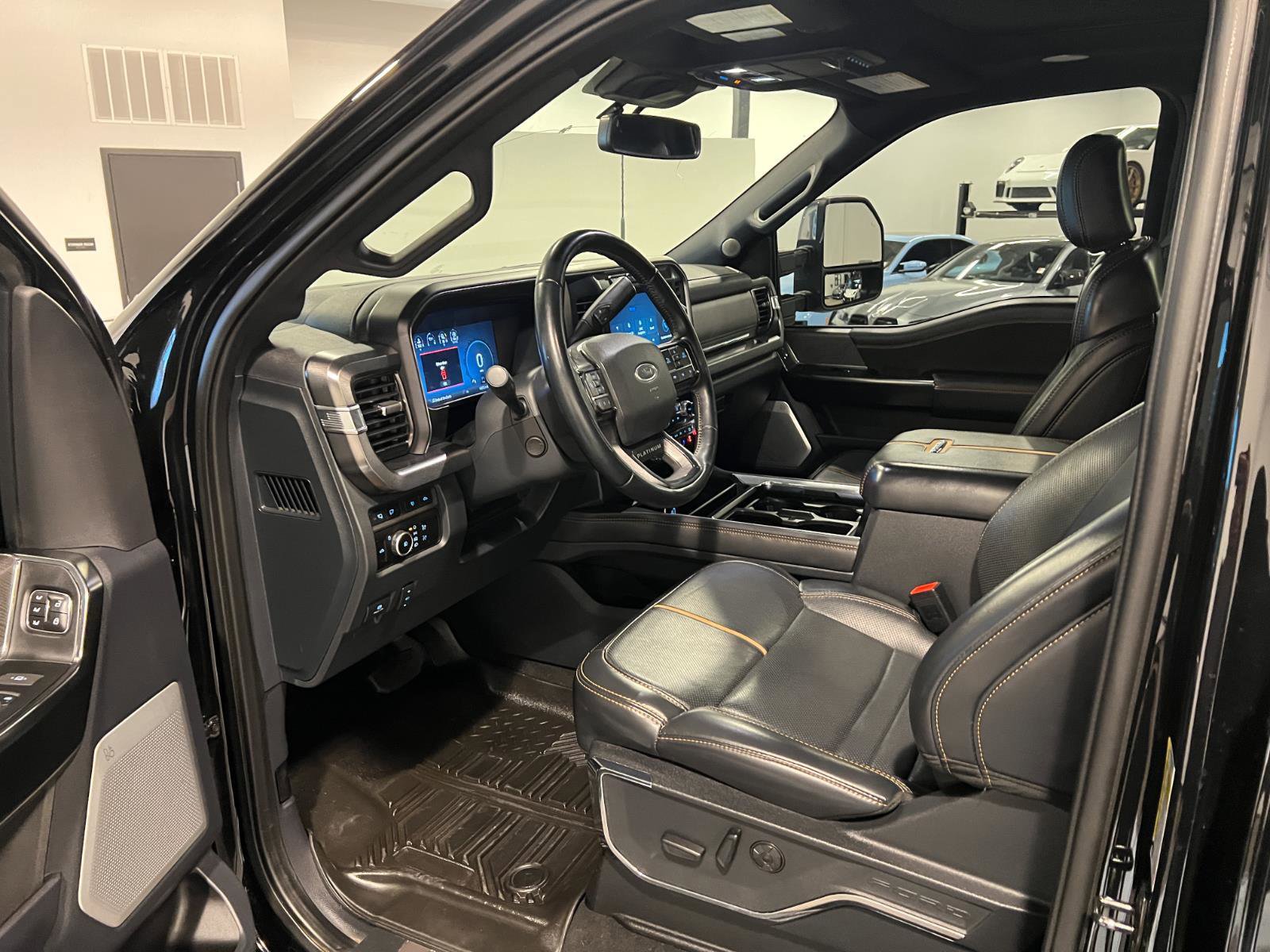 Used 2023 Ford F350 Platinum w/ Tremor Off-Road Package image 10