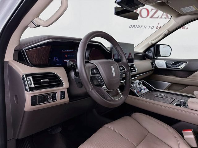Certified 2024 Lincoln Navigator Reserve AWD/4WD image 11