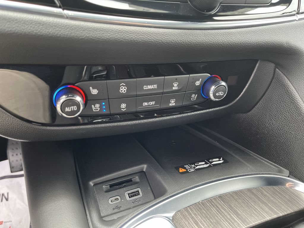 Used 2023 Buick Enclave Avenir w/ Avenir Technology Package AWD/4WD image 20